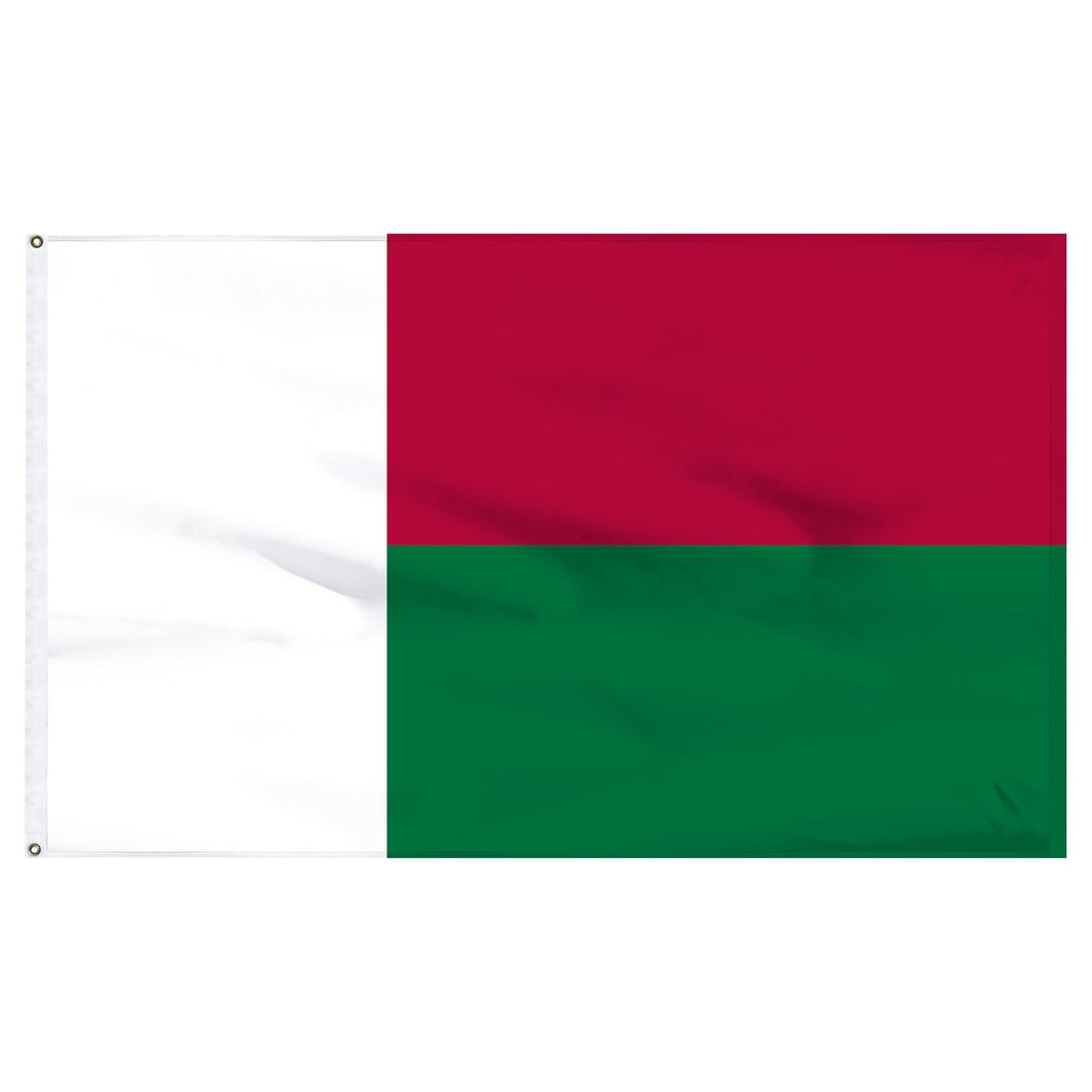 Madagascar 3 x 5 Flag